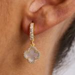 Cercei Trifoi Alb Placati cu Aur 18k - imagine 2